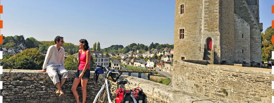 Josselin © J. Damase